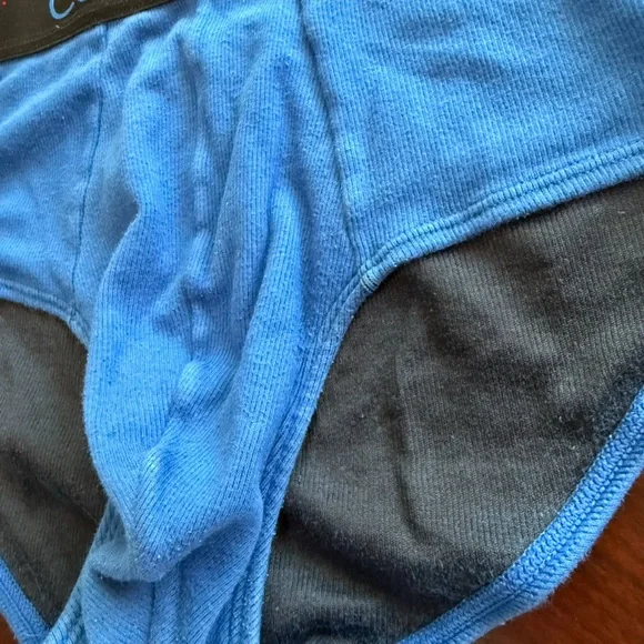Calvin Klein Men's Vibrant Blue Briefs - Picture 3 of 6